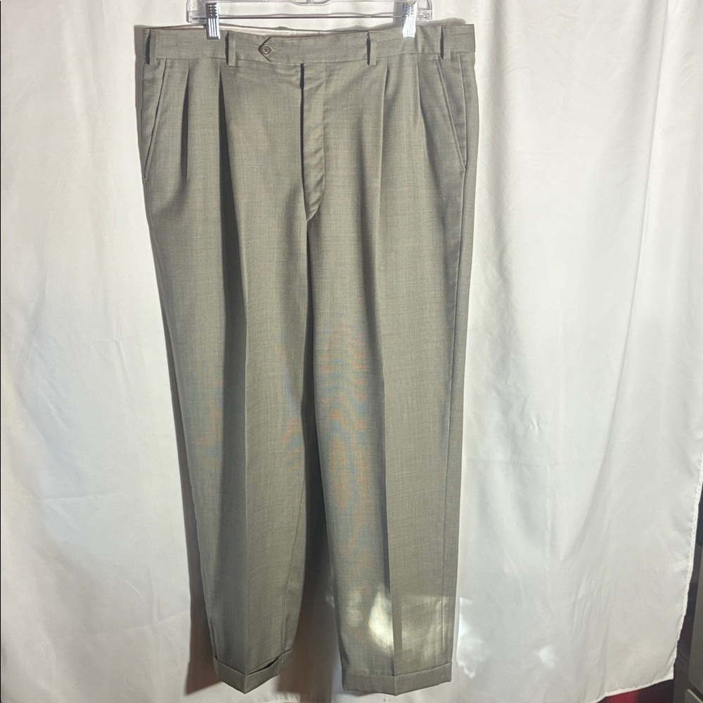 Roberto Villini size 36w x29 inseam. Classic small gray plaid.